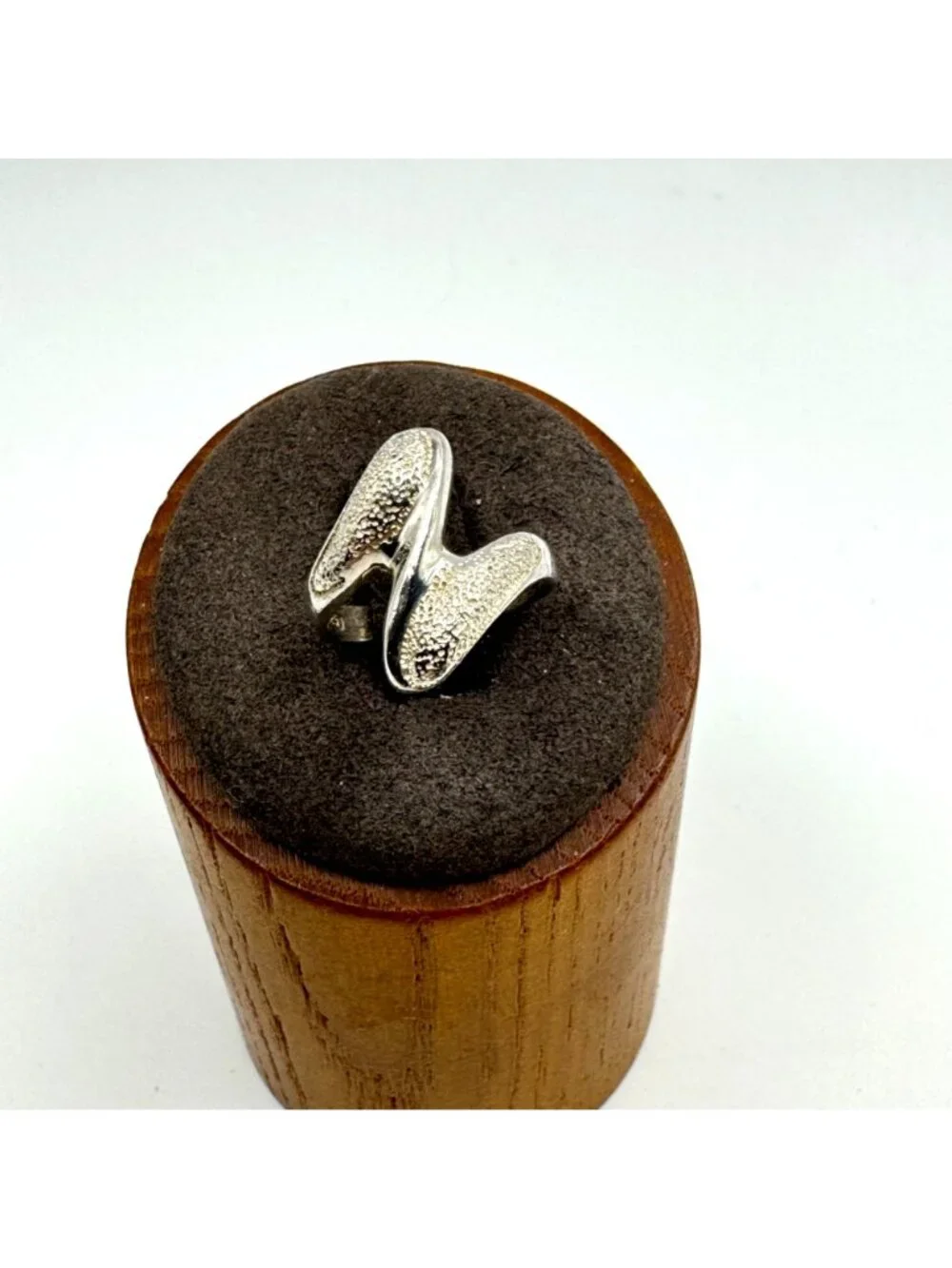 Modernist Textured Twist Design Ring Sterling Silver 925 Size 4.75